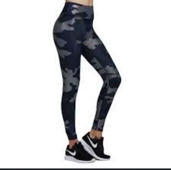 Noli faux leather camouflage wide band leggings sz M - Picture 3 of 15